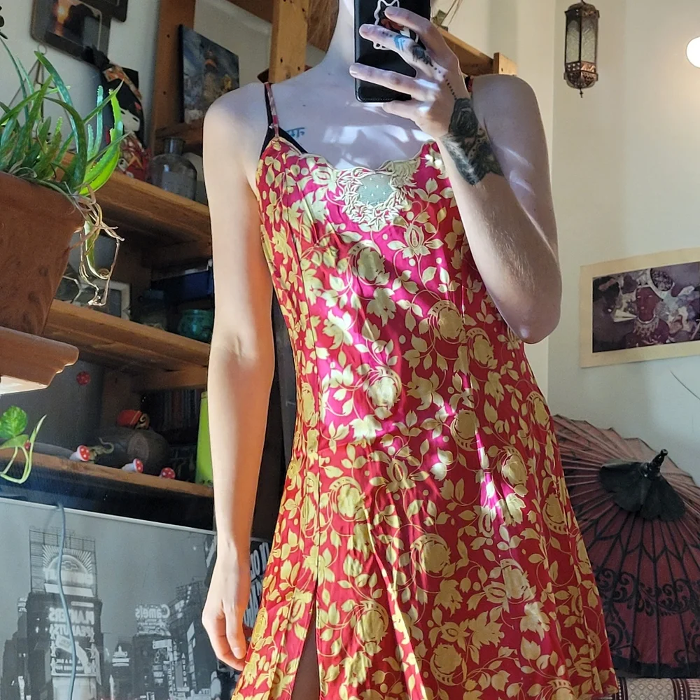 Victoria Secret Vintage 90s scarlet red & gold lace 100% silk mini slip dress- M - Picture 2 of 9
